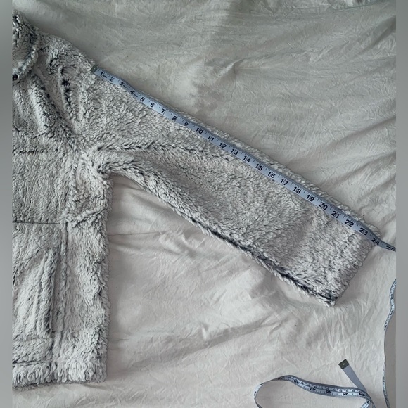 Faux Fur Zip Up Jacket - Picture 5 of 6